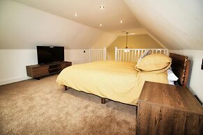 1 Bed Cottage - Plus Sofa Bed - Sleeps 4 - Pets