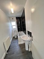 Gillingham - 3 Beds - Sleeps 6 - Garden - Wifi
