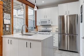 Duplex near the beach! 3 bedrooms in Andersonville by AllSet Turnover