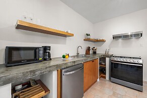 Newly Renovated Amazing Location Private Pool
