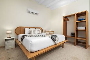 Newly Renovated Amazing Location Private Pool