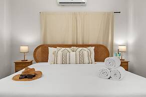 Newly Renovated Amazing Location Private Pool