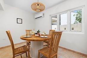 Newly Renovated Amazing Location Private Pool