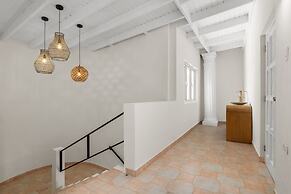 Newly Renovated Amazing Location Private Pool