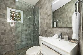 Newly Renovated Amazing Location Private Pool