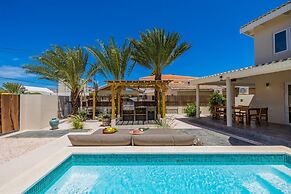 Newly Renovated Amazing Location Private Pool