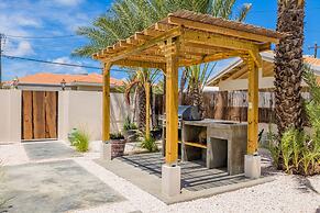 Newly Renovated Amazing Location Private Pool