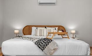 Newly Renovated Amazing Location Private Pool