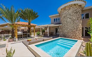 Newly Renovated Amazing Location Private Pool