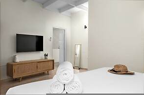 Newly Renovated Amazing Location Private Pool