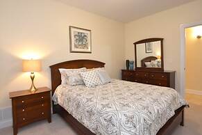 Bright 2BR Apt w/ Private Entrance & Laundry by AllSet Turnover