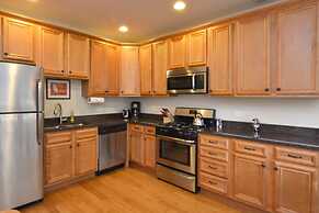 Bright 2BR Apt w/ Private Entrance & Laundry by AllSet Turnover