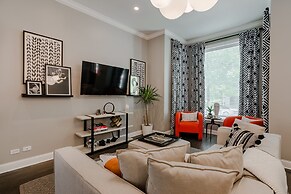 Modern Luxury 4 Bed/3.5 Bath with Garage Parking! by AllSet Turnover