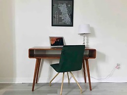 3 Beds, 2BA Condo NearDowntown & Park by AllSet Turnover