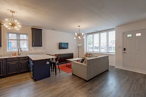 3 Beds, 2BA Condo NearDowntown & Park by AllSet Turnover