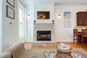 Breathtaking & Bright: Designer 2BD with Garage by AllSet Turnover