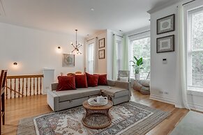 Breathtaking & Bright: Designer 2BD with Garage by AllSet Turnover