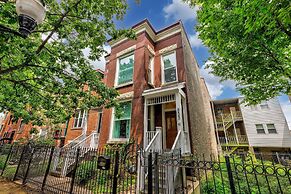 Breathtaking & Bright: Designer 2BD with Garage by AllSet Turnover