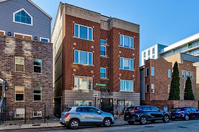 Spacious & Elegant Old Town Duplex by AllSet Turnover