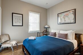 Spacious & Elegant Old Town Duplex by AllSet Turnover