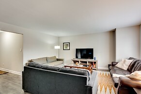 3 br/2 ba w/ Building Laundry by IL Med District by AllSet Turnover