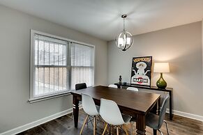 3 br/2 ba w/ Building Laundry by IL Med District by AllSet Turnover