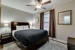 Bright 3 bed w/ laundry & parking 8min downtown by AllSet Turnover