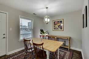 Bright 3 bed w/ laundry & parking 8min downtown by AllSet Turnover