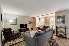 Bright 3 bed w/ laundry & parking 8min downtown by AllSet Turnover