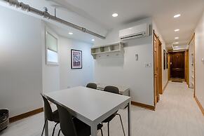 Spacious & Clean Ukrainian Village 2 Bedroom! by AllSet Turnover