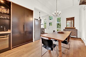 Artfully Designed Single Family Home West Loop by AllSet Turnover