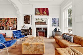 Artfully Designed Single Family Home West Loop by AllSet Turnover