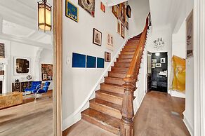 Artfully Designed Single Family Home West Loop by AllSet Turnover