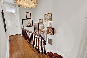 Artfully Designed Single Family Home West Loop by AllSet Turnover