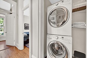 Artfully Designed Single Family Home West Loop by AllSet Turnover