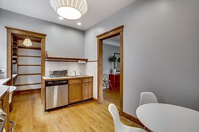 Comfortable Vintage North Side Retreat for 8 by AllSet Turnover