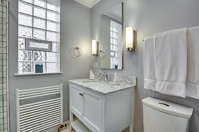 Comfortable Vintage North Side Retreat for 8 by AllSet Turnover