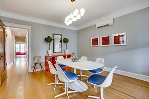 Comfortable Vintage North Side Retreat for 8 by AllSet Turnover