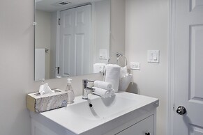 Chic, Modern Lincoln Square Condo with Open Layout by AllSet Turnover