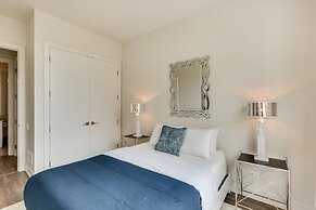 Designer 3BR with Balcony & Elevator on Clark! by AllSet Turnover