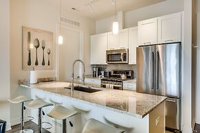 6 Bedrooms in Beautiful Sheridan Park! by AllSet Turnover