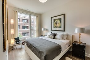 6 Bedrooms in Beautiful Sheridan Park! by AllSet Turnover