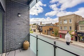 3BR w/ Elevator, Patio & Laundry near the Red Line by AllSet Turnover