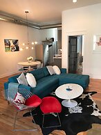 Chic Home! Walk to Nightlife-Comedy-Restaurants! by AllSet Turnover