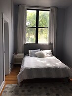 Chic Home! Walk to Nightlife-Comedy-Restaurants! by AllSet Turnover