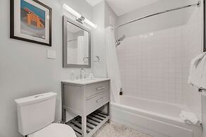 Stunning, Spacious, & Sun-soaked 2BR Uptown Condo by AllSet Turnover