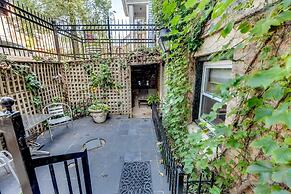 2 Cozy Bedrooms in a Hidden Wicker Park Gem! by AllSet Turnover