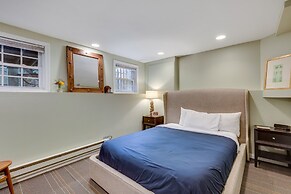 2 Cozy Bedrooms in a Hidden Wicker Park Gem! by AllSet Turnover