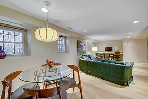 2 Cozy Bedrooms in a Hidden Wicker Park Gem! by AllSet Turnover