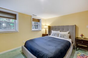 2 Cozy Bedrooms in a Hidden Wicker Park Gem! by AllSet Turnover